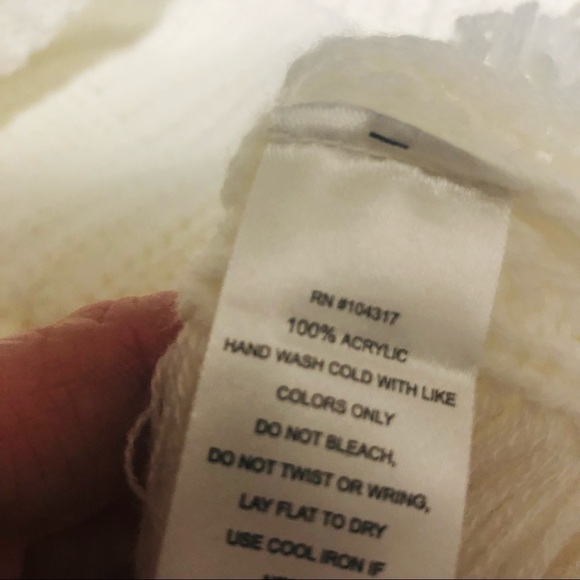 Derek Heart Sweater Side Cut Design - Picture 7 of 7